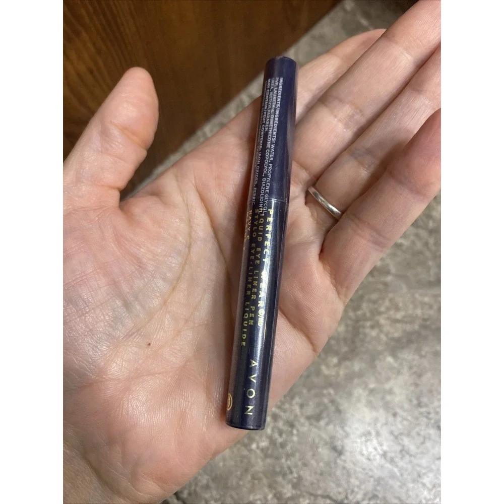 new AVON Perfect‎ wear eyeliner pen - navy marine